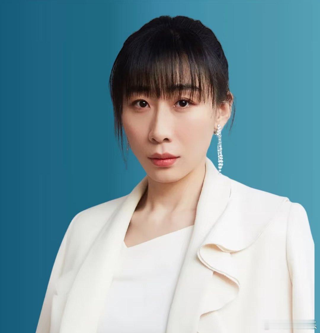 内娱冷知识直接惊到我！任素汐原名任国涛，任嘉伦本名任国超，俩人名带国字，网友直接