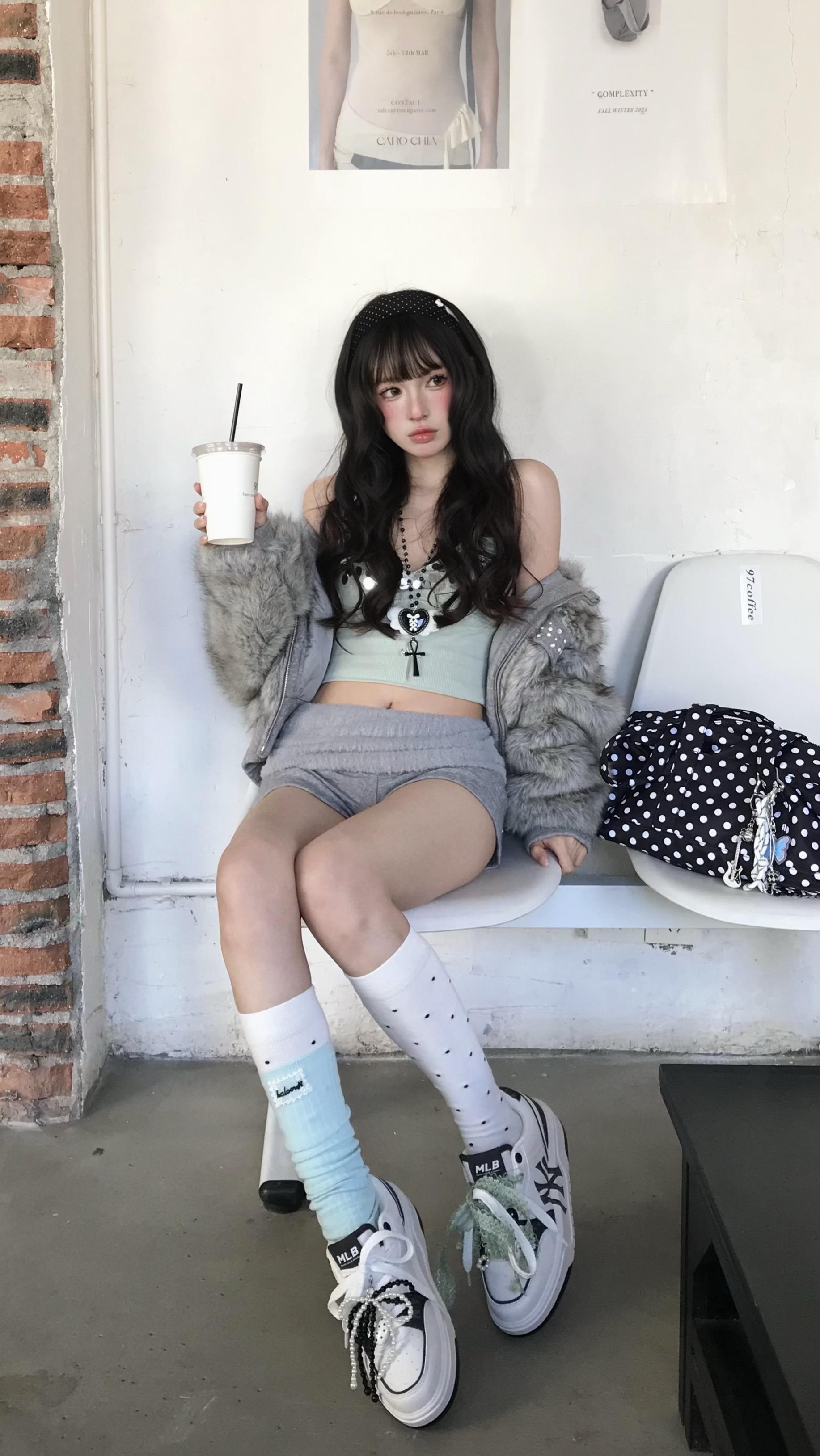小姐姐事到如今还在走互联网这条歪路吗 yes I am🙂‍↕️