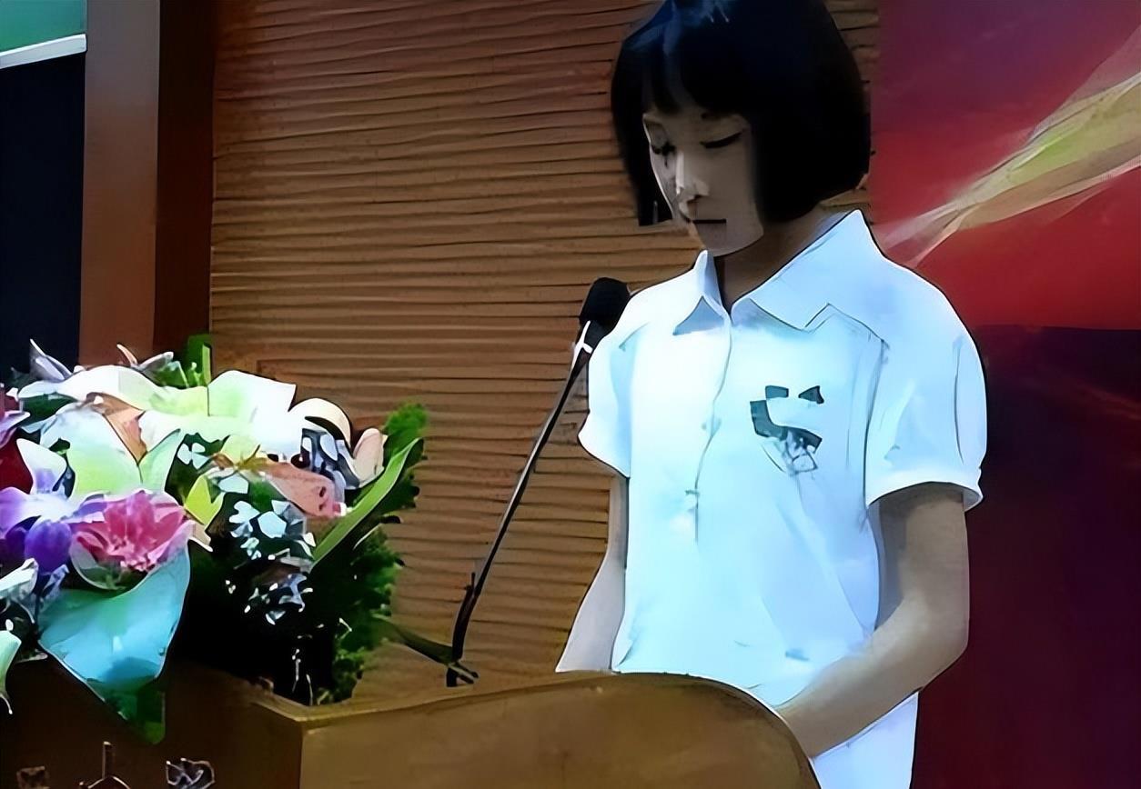 2014年，陈舒音以9岁的年纪，成功跨入湛江最好的高中。三年后，她走进高考考场，