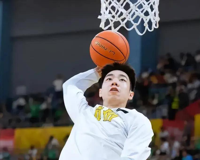 CBA最新消息：8月7日，CBA官方更新球员注册合同信息，浙江广厦男篮迎来一波重