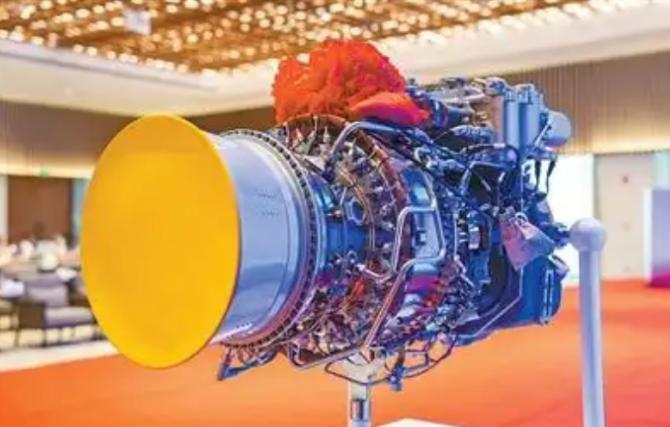 美国估计要气炸了！
 
美国刚暂停向中国商飞出售喷气发动机相关技术，中国国航、东