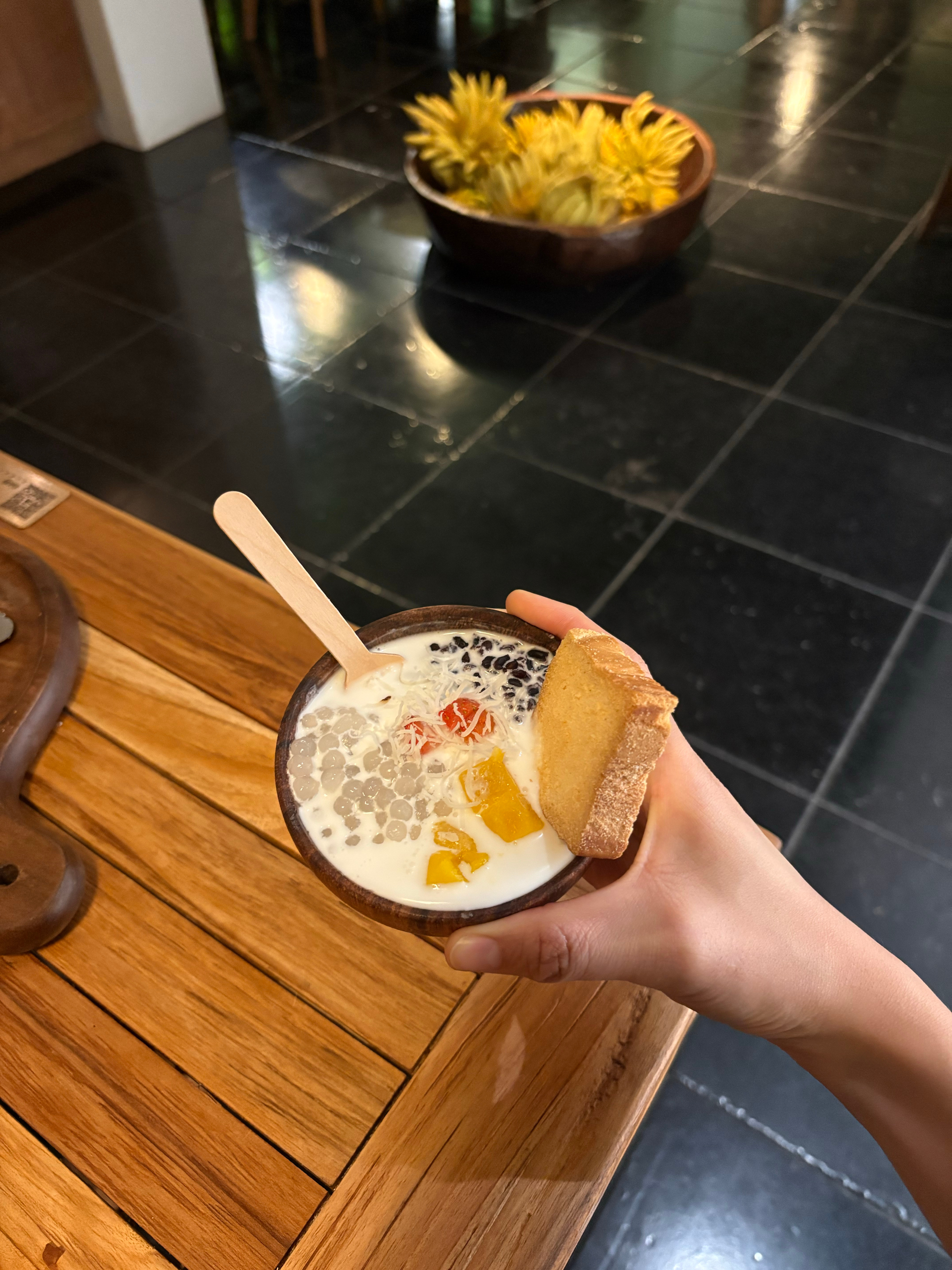 可谓是一家很符合我胃口➕审美的餐厅🍴（装修见上一条）我敢说：来过这家店吃过这家