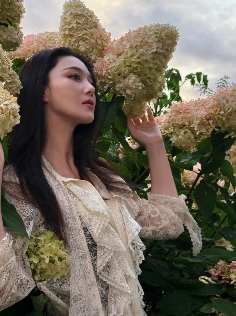 张馨予终于来恋综当红娘了一直很相信张馨予的玄学，希望姐姐多加持，保佑大家都能顺利