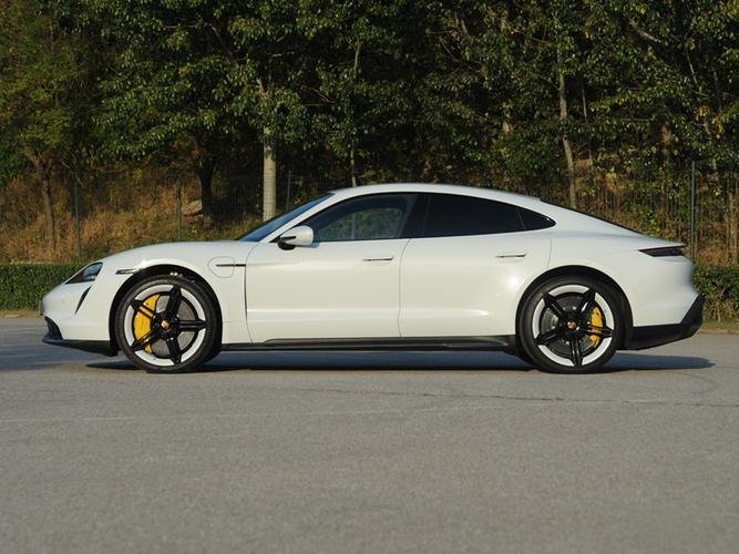 保时捷Taycan前轮是前置卡钳，转向拉杆后置这套方案是复用了保时捷Paname