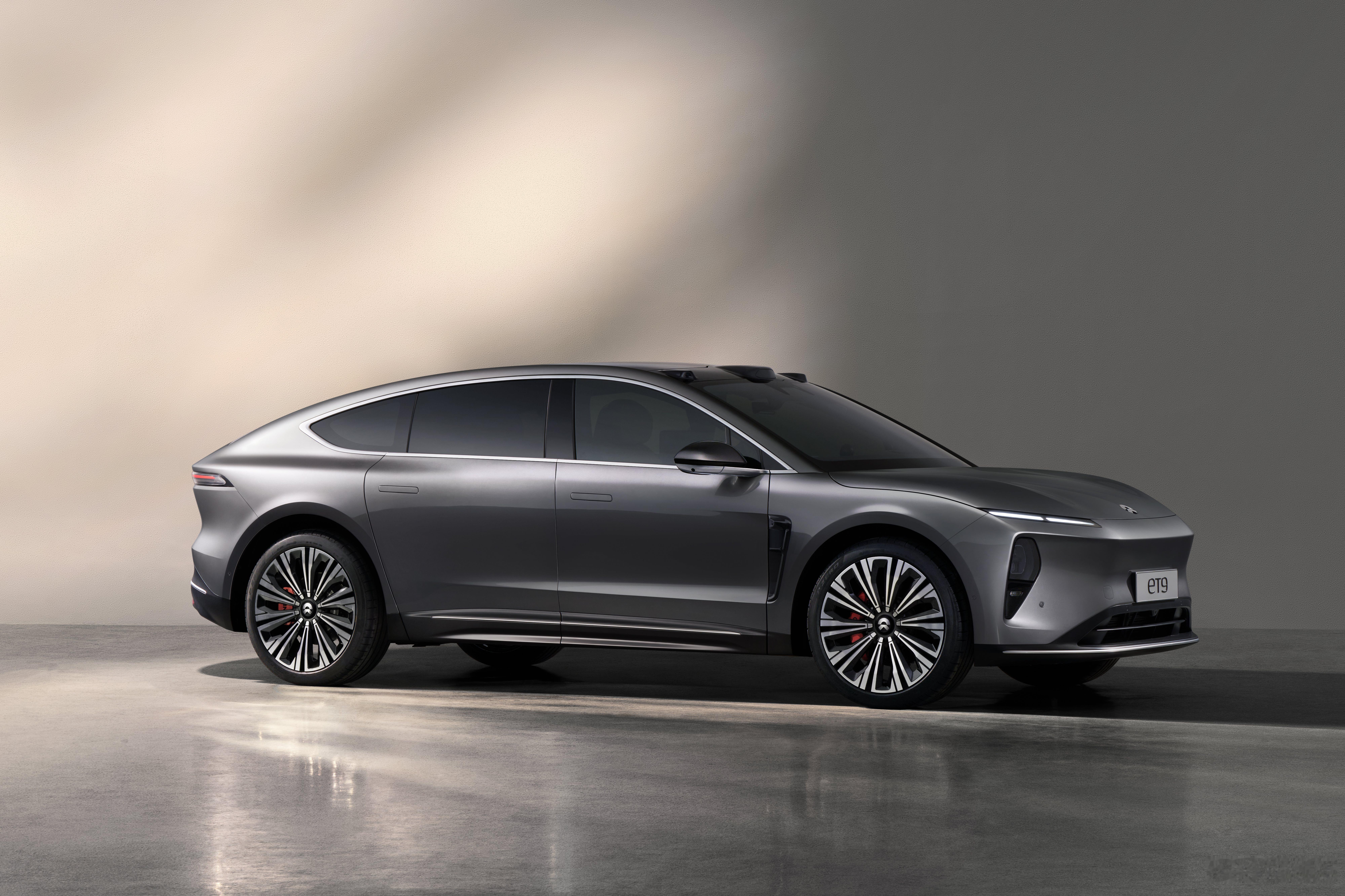 蔚来过去十年，做对的事情之一：不抄袭，不搞缝合怪，顶尖的审美。 