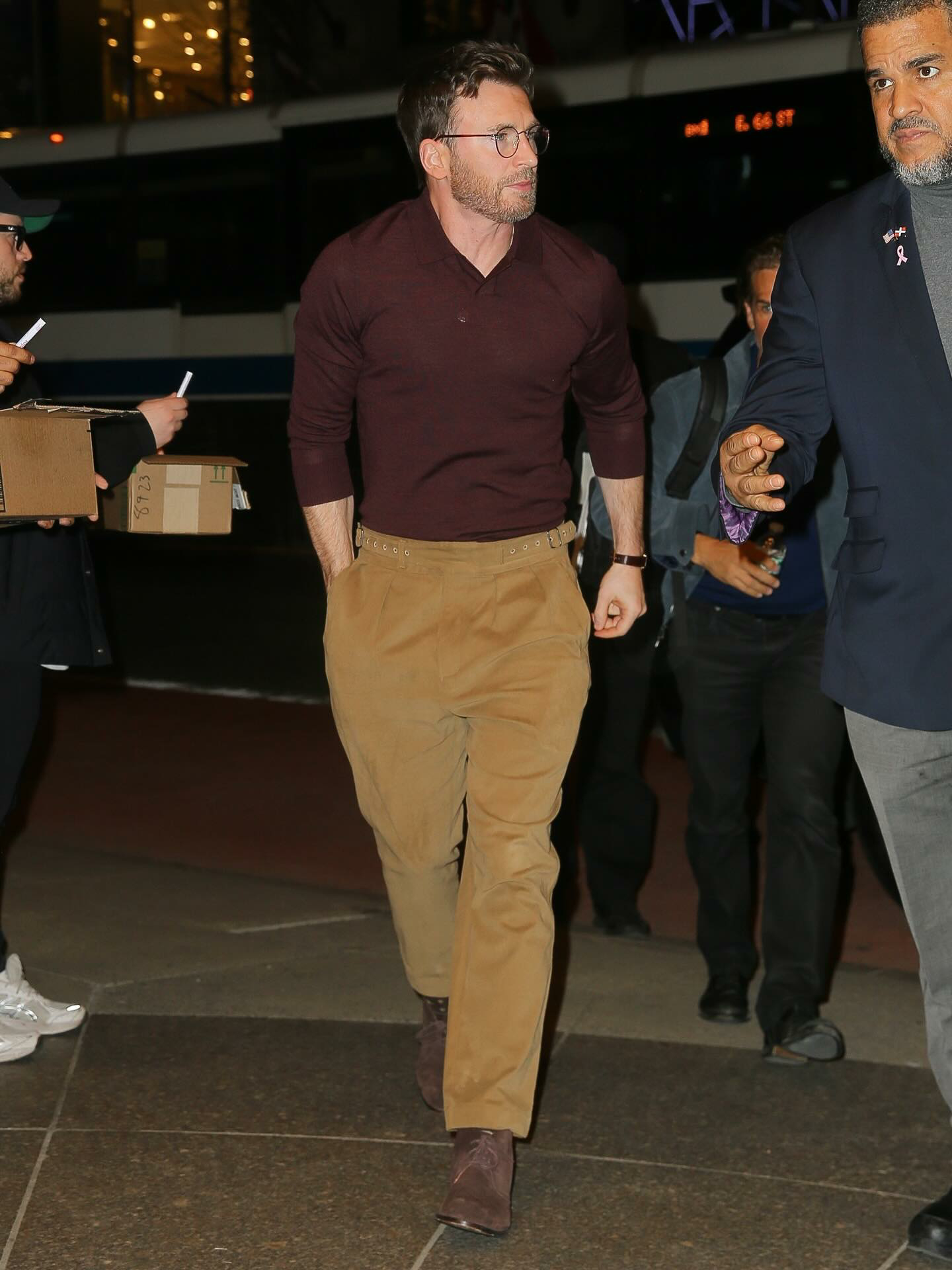 美队Chris Evans性感超型新街拍！他昨天确认继续回归复仇者联盟6哦~~