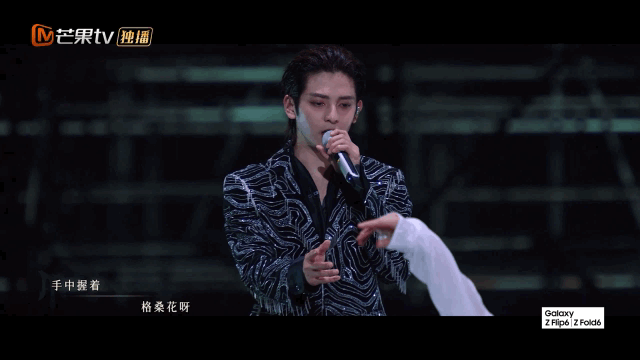 #符龙飞黄潇双人舞#这次的舞台太享受了，是一场完美的视听盛宴，没想到上来就这么精