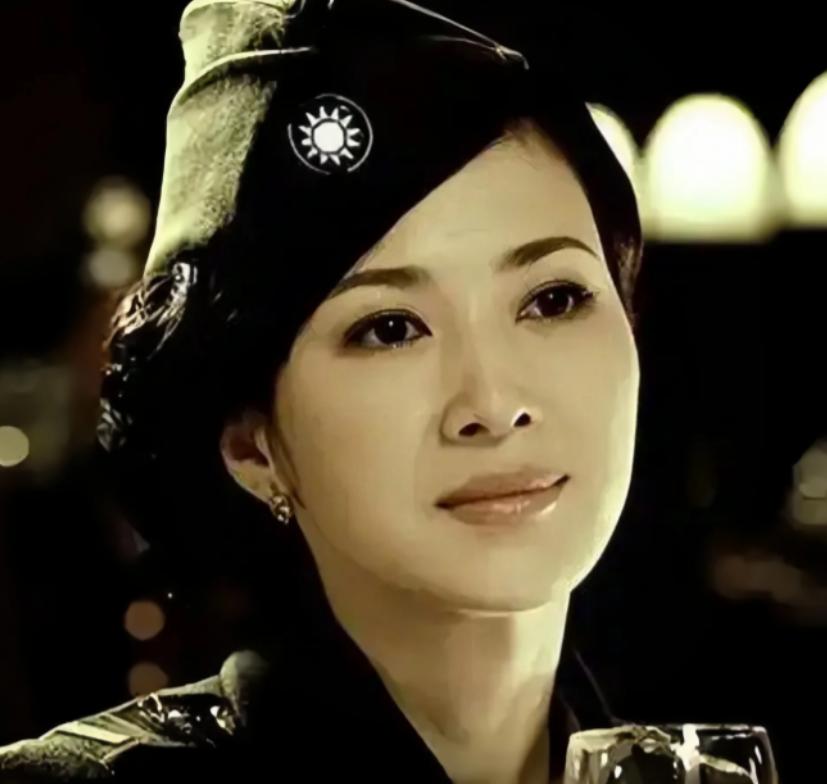 1956年，毛人凤吃了一副药后，暴毙在台北家中，他的妻子向影心冷冷地说："死了也