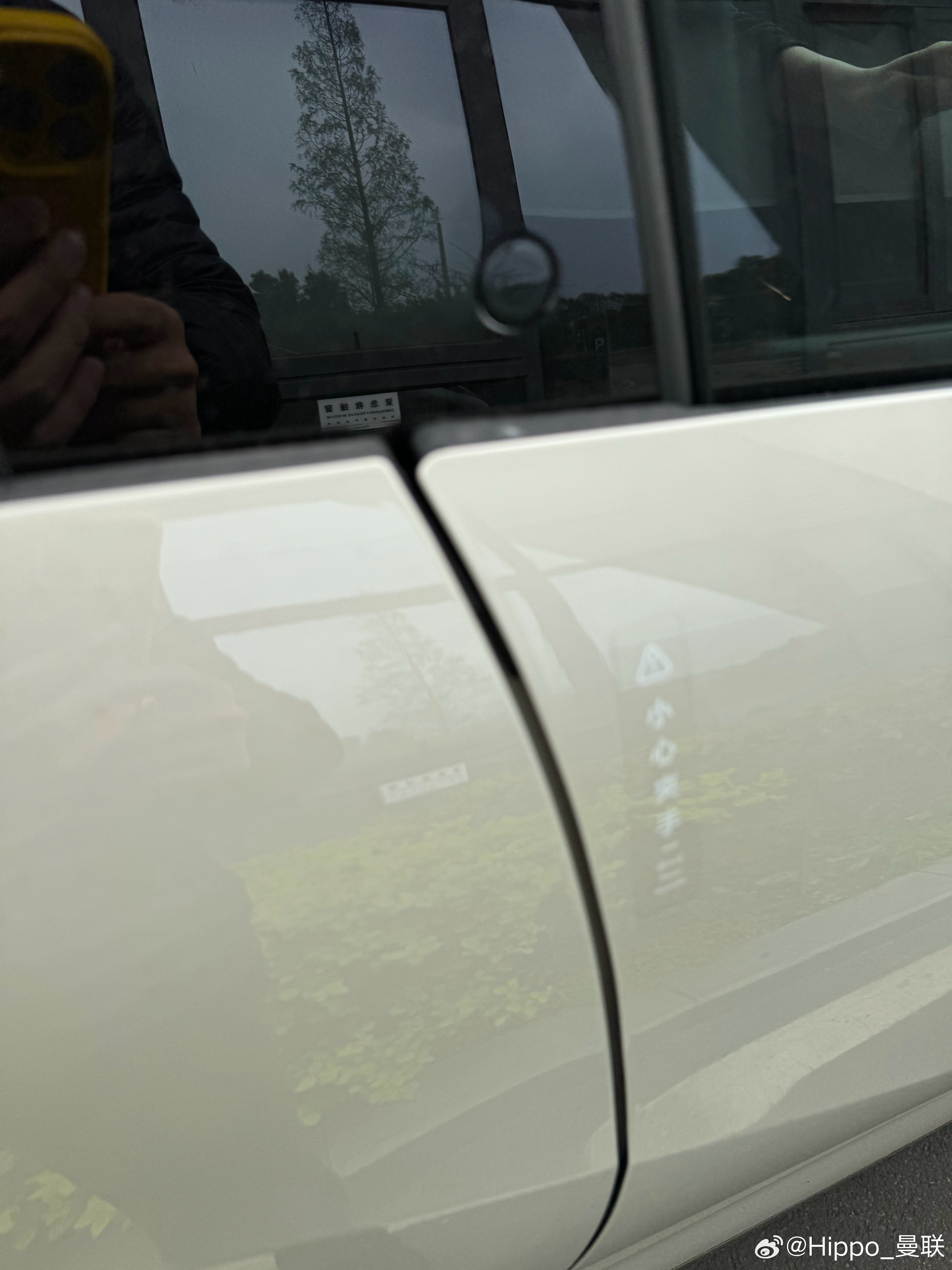 虽然这种车我不会买来开，但是坐着按摩还是可以的，虽然有一种漏电的感觉。 