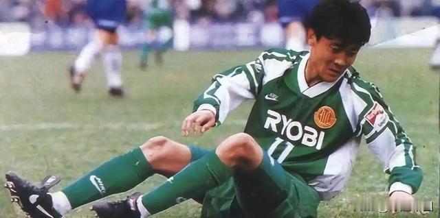 在教练和俱乐部看来，高峰或许是个让人头疼的“问题球员”，但在队友和球迷心中，高峰