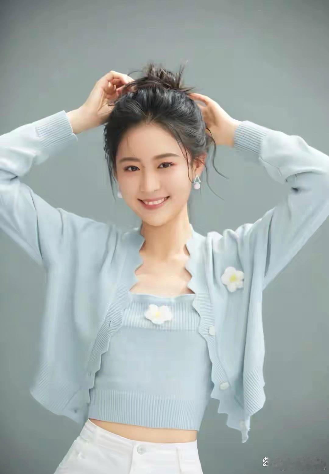 短剧女主“瞿一莹”这么美，如此清秀脱俗 