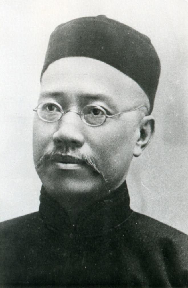 晚清末年，无数仁人志士拼命救国。
有人学洋务，买枪炮、造军舰；有人搞变法，改制度