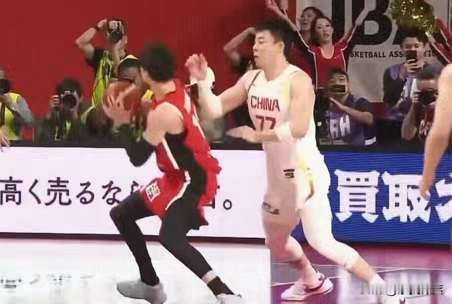 张镇麟怎么了？
在国内赛场生龙活虎，今晚却如同影子一般存在。
郭士强寄予厚望，安