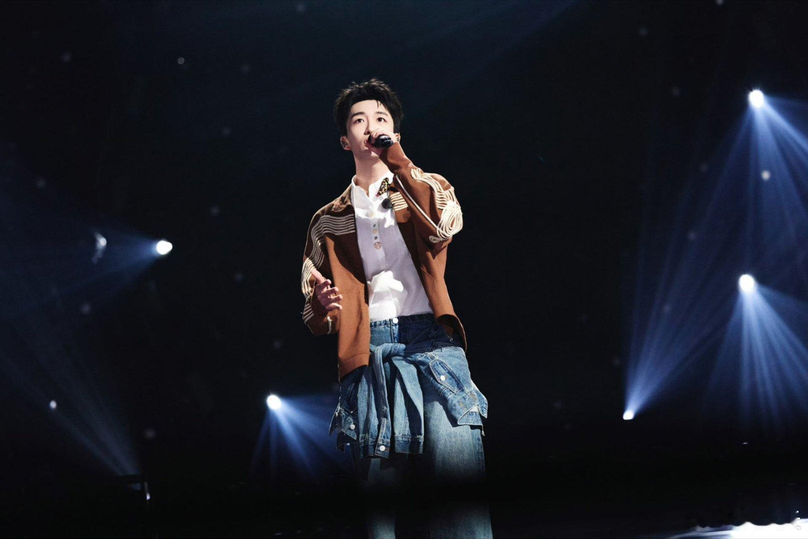 今天吃r&b、明天吃摇滚、后天甜歌苦情歌任你选～黄子弘凡简直是声音界的自助王🥰