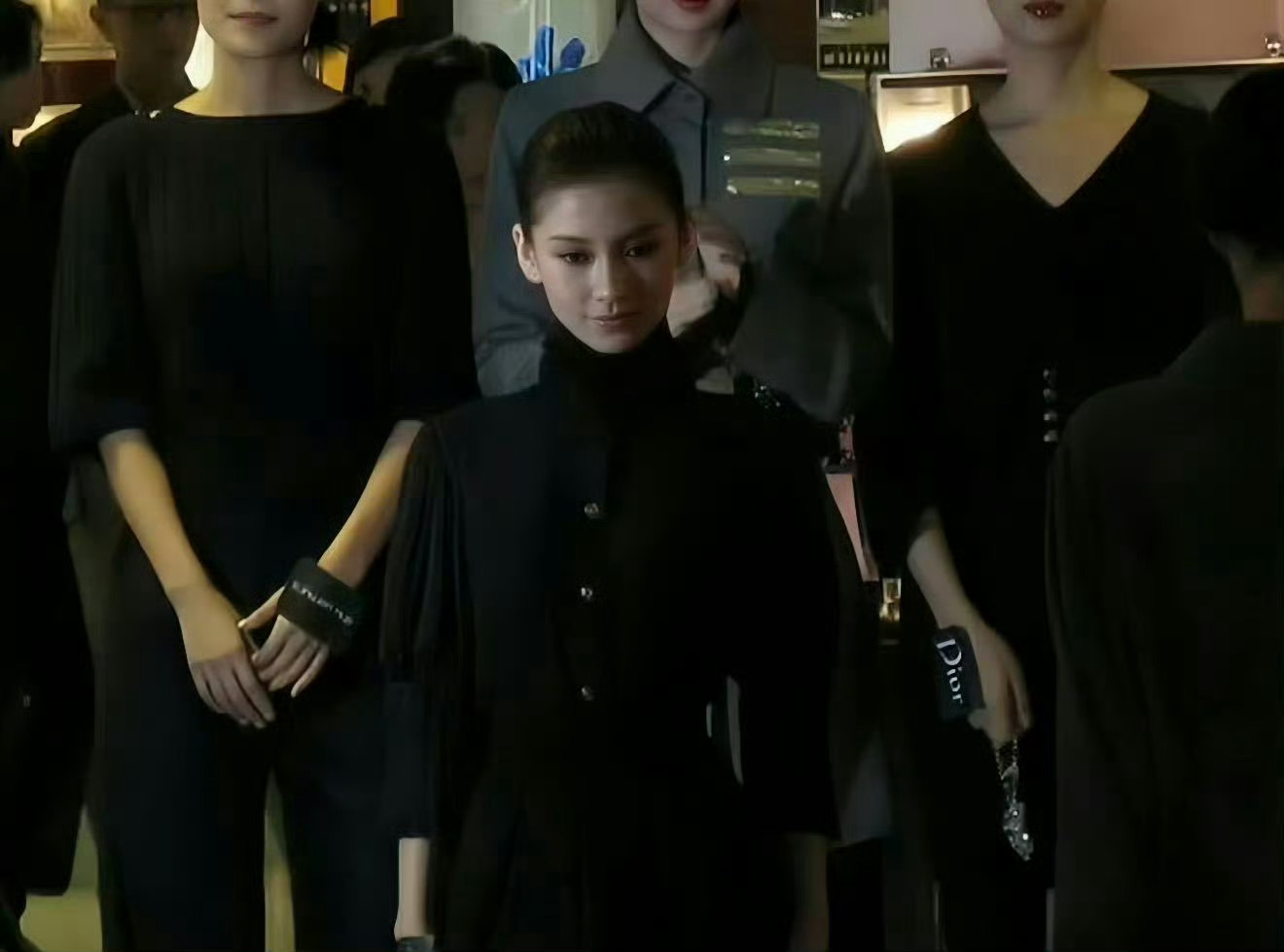 这还是Angelababy的生图，骨相太完美了17岁的Angelababy