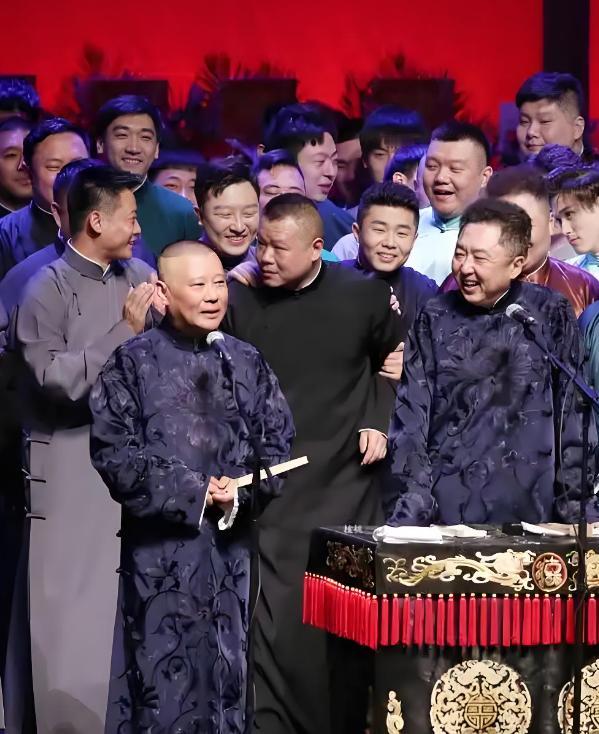德云社现在真不行了！到现在为止，还是反反复复演着以前的旧本子，有点名气的演员，没