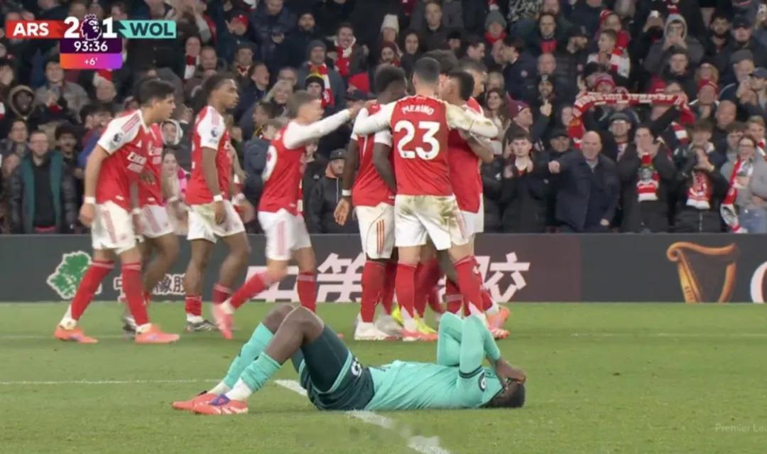 阿森纳 本赛季各项赛事阿森纳在酋长球场12场比赛11胜1平，进31球丢4球8场零