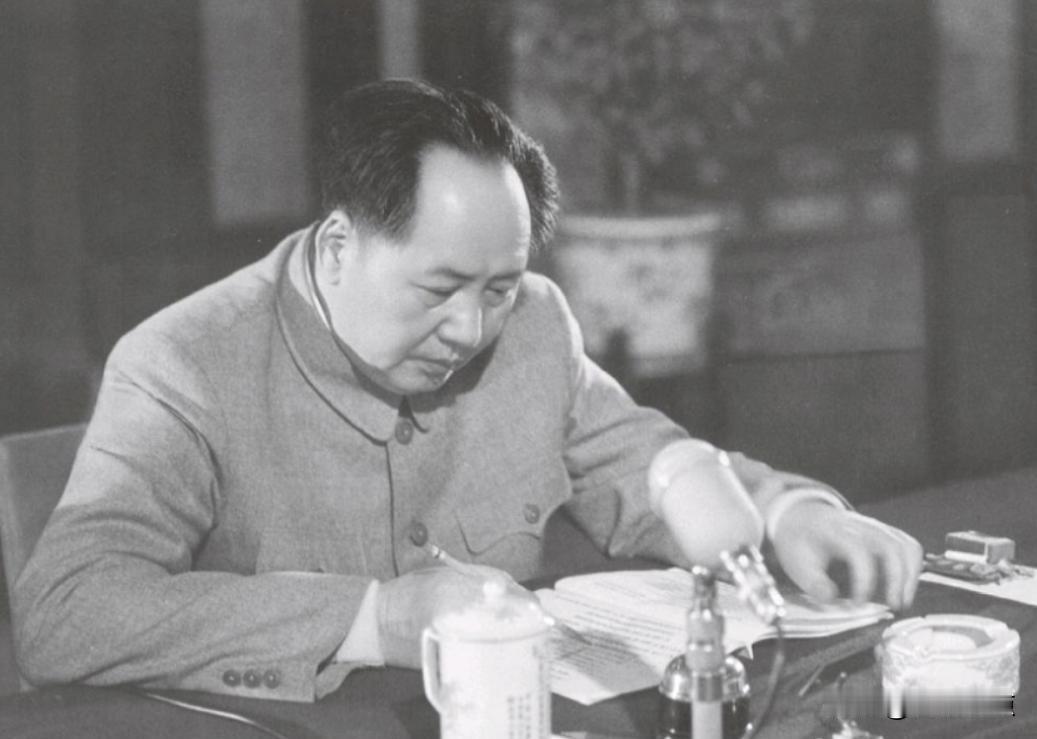 嫁给毛岸英，三年谎言，一个后悔的真相。
1953年，朝鲜战争胜利了，刘思齐在中南