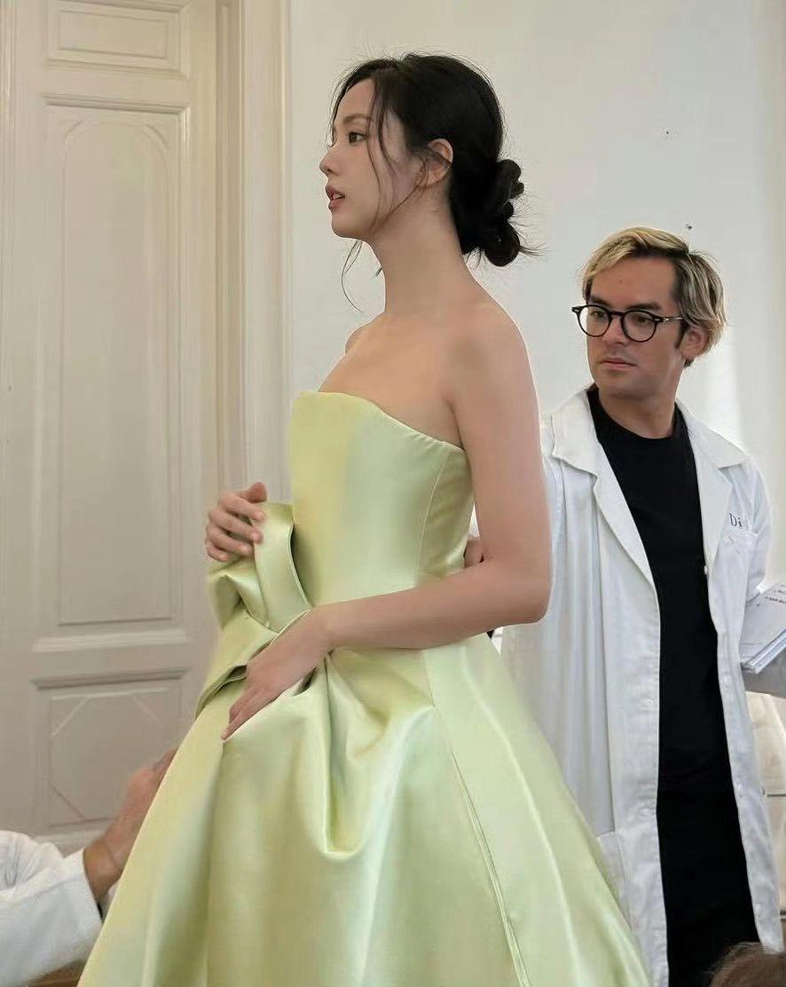 金智秀 金智秀jisoo 金智秀ig更新巴黎时装周走秀服装 金智秀太太太美了