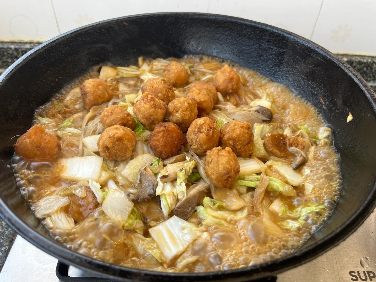 猪肉白菜🥬顿粉条出锅了，这样的饭菜你能吃几碗大米🍚饭？[玫瑰][玫瑰][玫瑰