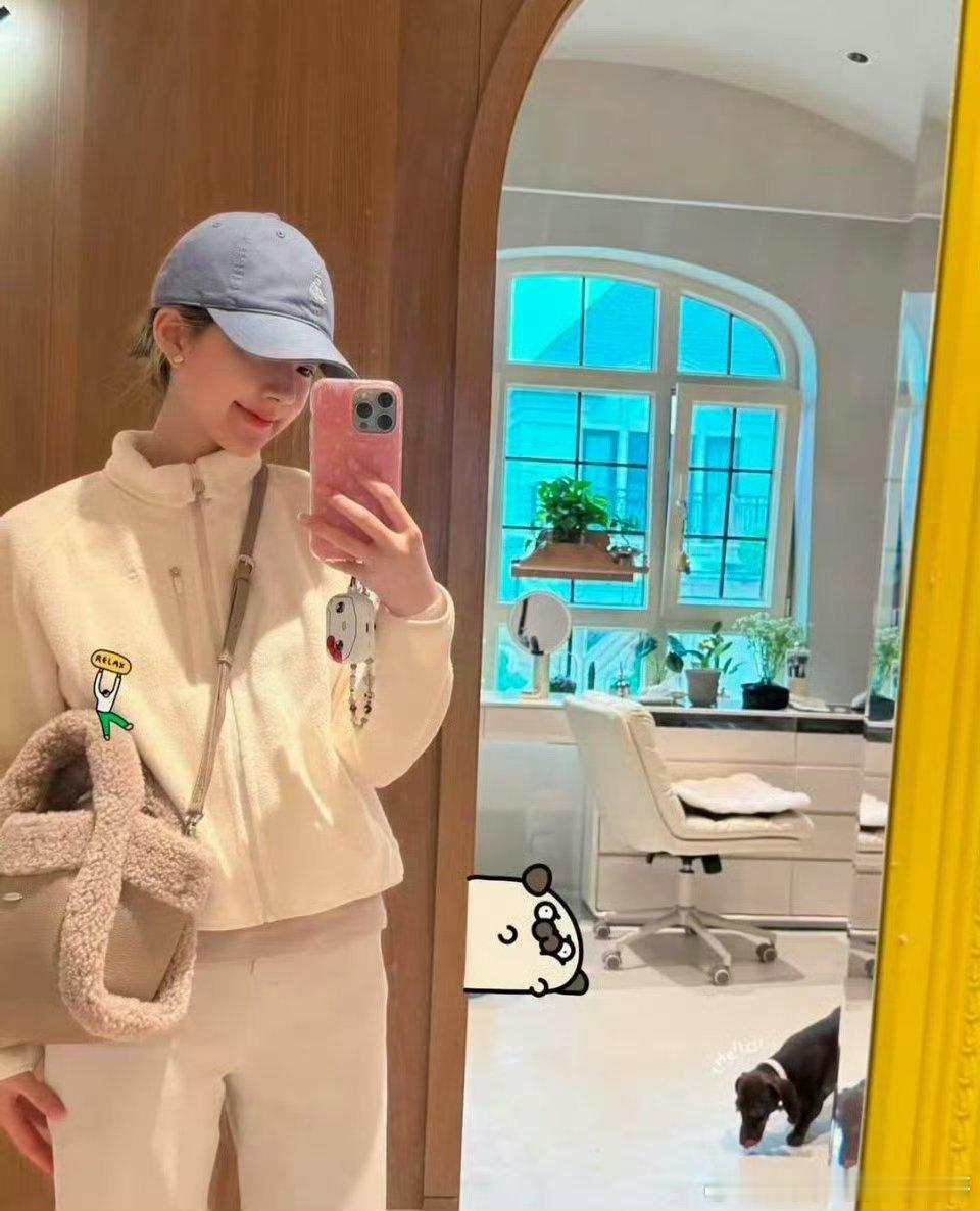 赵露思最新ins营业，元宵节快乐[巳升升] 