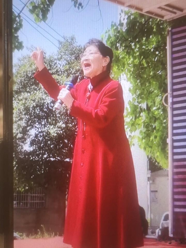 曾广兰，是豫剧圈里的“五朵金花”之一，真的是老一辈豫剧人里实打实的宝藏艺术家。