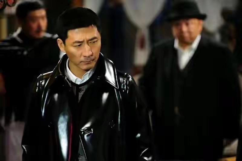 为什么燕双鹰系列和其它神剧评价差距那么大？

因为其他神剧都是披着PG–18“写