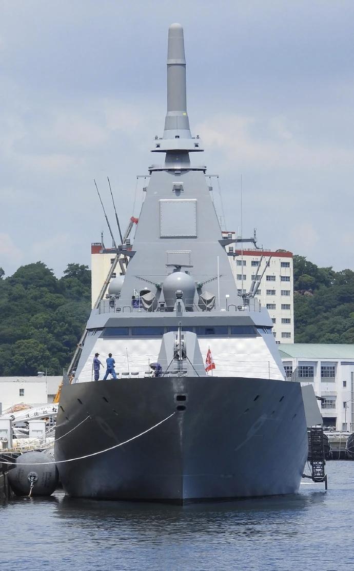 6月22日，社交媒体报道，近日，日本海上自卫队“最上”级护卫舰“名取”号舰艏插上