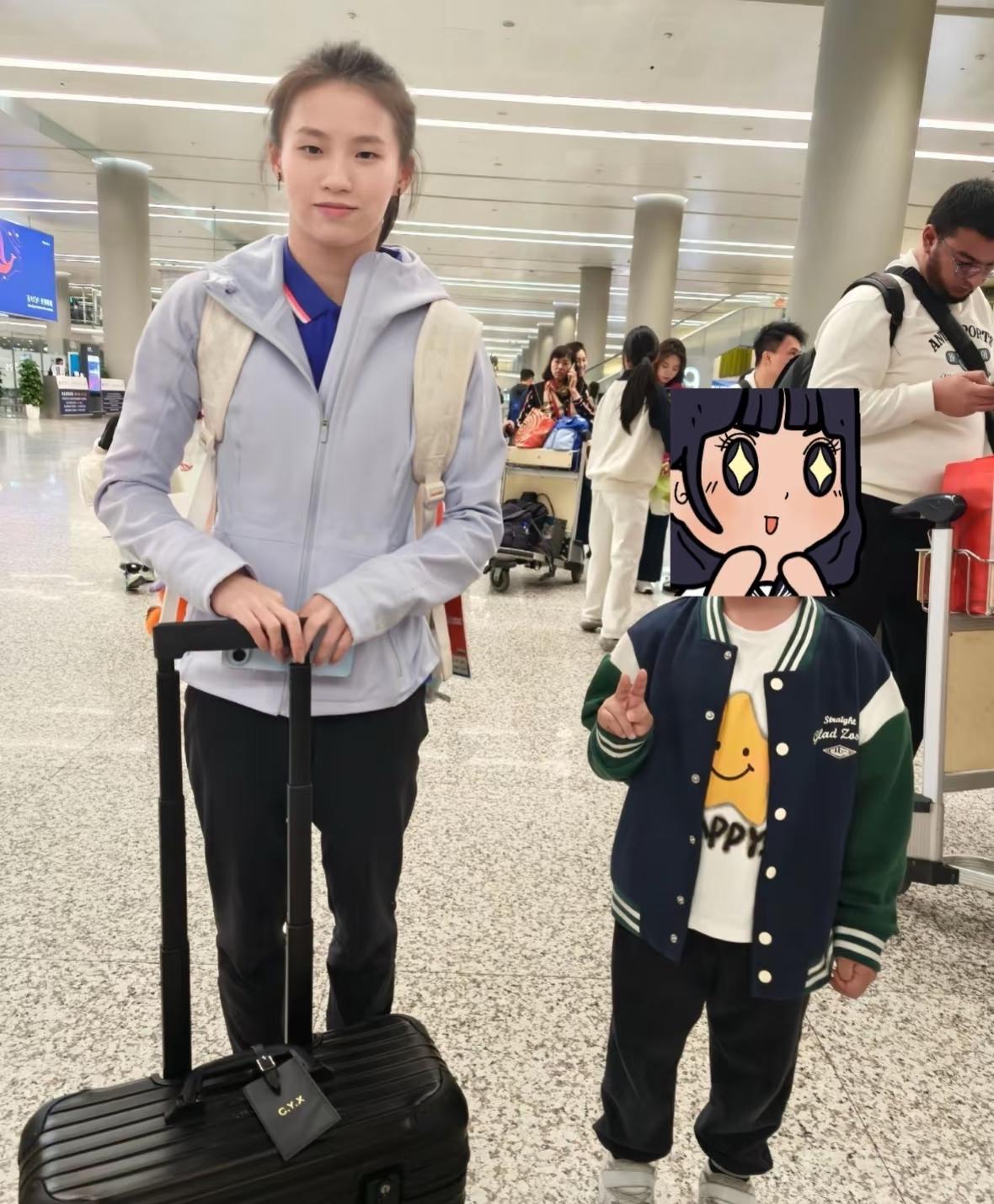 陈芋汐这也太漂亮了吧！

这是网友在机场遇到最新鲜的陈芋汐，这不穿比赛服的乐乐真