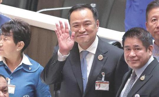 洪森父子把柬埔寨推向灭亡不是没有原因！

要说洪森父子，这可是出了名的坏根子！要