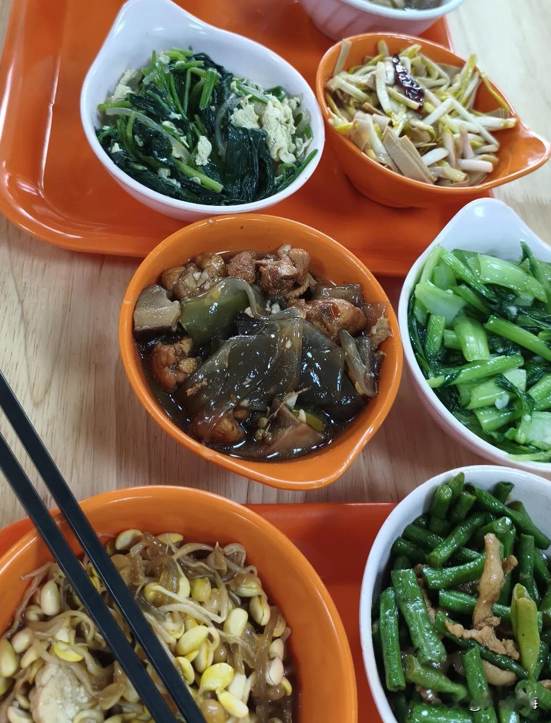 夏日生活打卡季回头给大家详细说说，这是哪里的午餐，相信大家一定会为曾经的印象加不