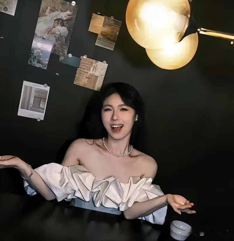 宋珍珍说过一段话，她说，“这些男人都是我自愿睡的，有的是被送上饭局喝醉，半推半就