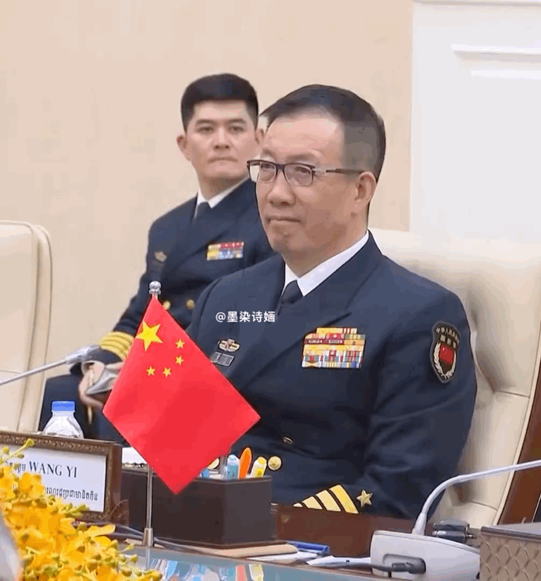 董军  人家柬埔寨同行来了，你在哪 又准点下班去了