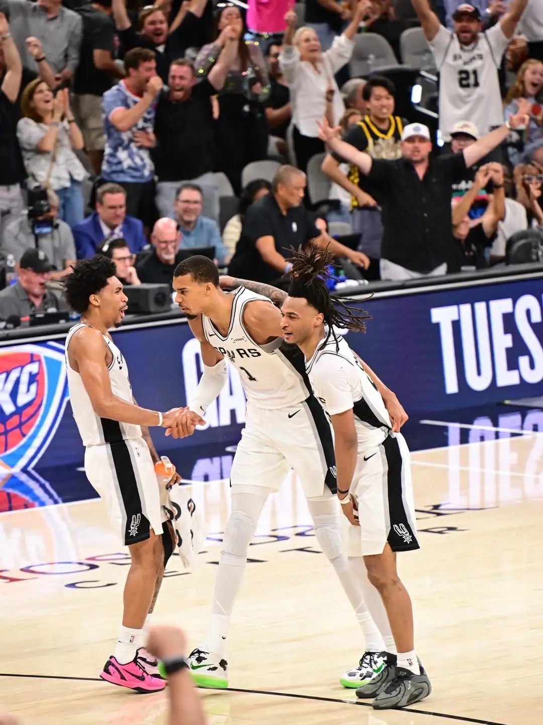 🔥决战天王山！福克斯和哈珀也可以打 马刺全员可出战本场比赛！明日NBA天王山之