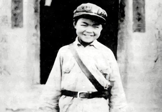 1955年，29岁向轩授中校，首长看到履历一行军龄22年：7岁扛枪参军，是长征最