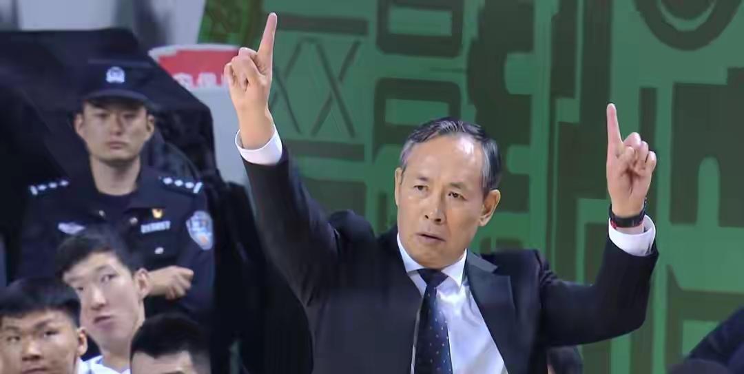 这两场比赛北汽男篮能够赢下对手吗？客观的说，能，不承认现实，不尊重球员特质，那是