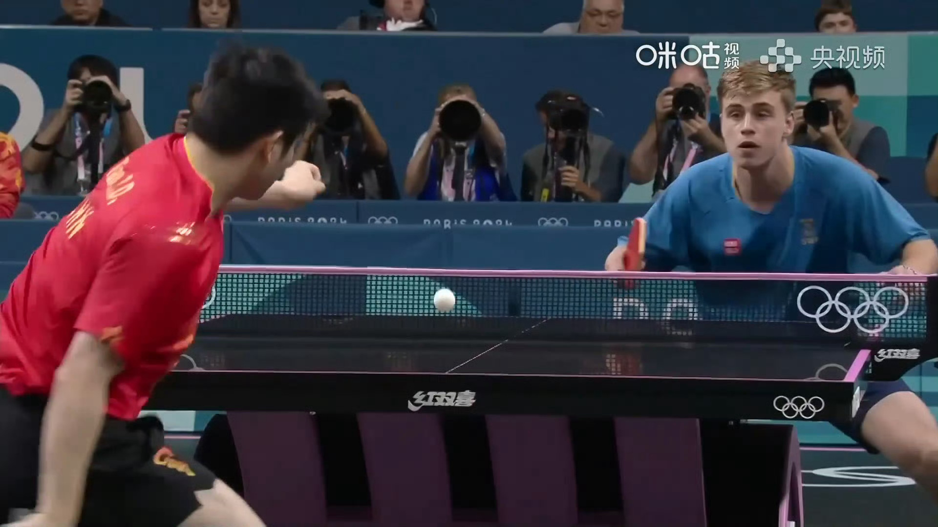 #樊振东vs莫雷加德#扳回一局 这次樊振东改发球了[偷乐] ​​​