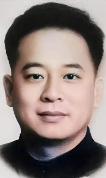 1967年的重庆，《红岩》的作者罗广斌跳楼身亡，然而14年后，公告指出：他根本不