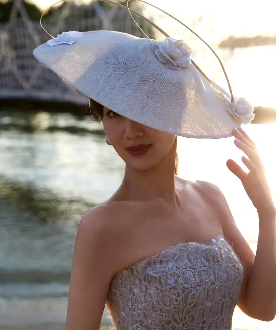 就问72岁的赵雅芝是怎样做到皮肤紧致，没有丝毫下垂的迹象？

娱乐圈中，人们往往