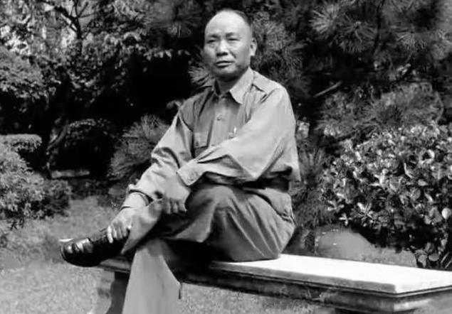 国民党中将宣布起义，毛泽东大喜：我调两个王牌师归你指挥。1949年，国民党中将张