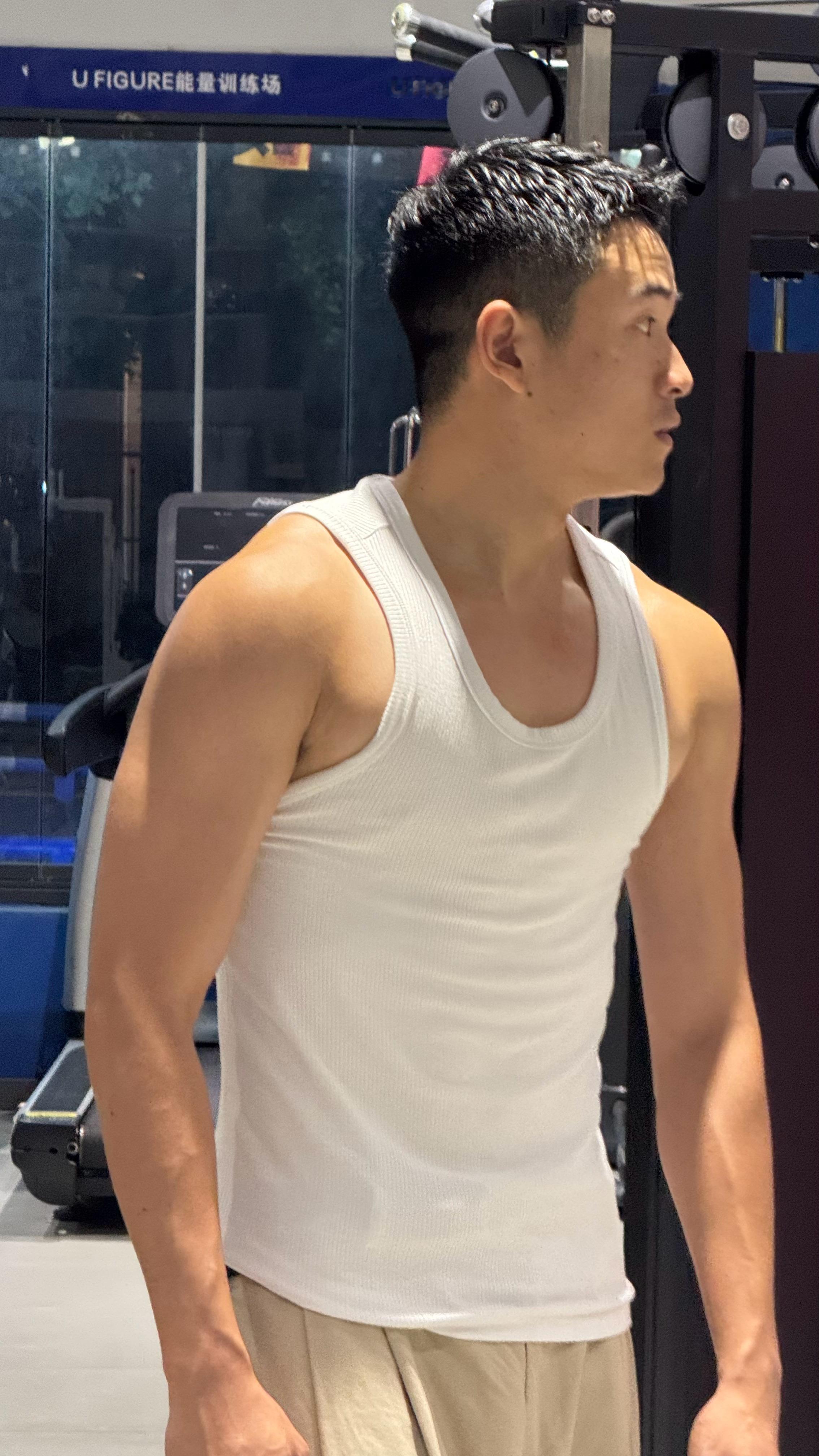 健身一年来，脸也日益变得圆润了 ​​​