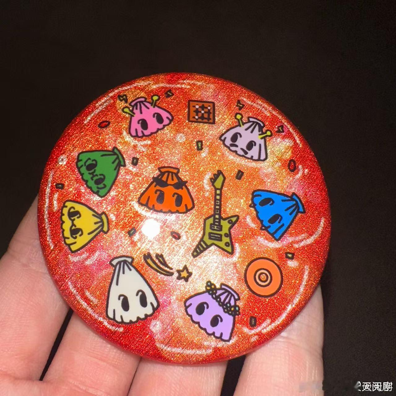 孙天宇发吧唧原图喜人奇妙夜 刚看到孙天宇发的吧唧原图，瞬间被吸引了！画师大大的手