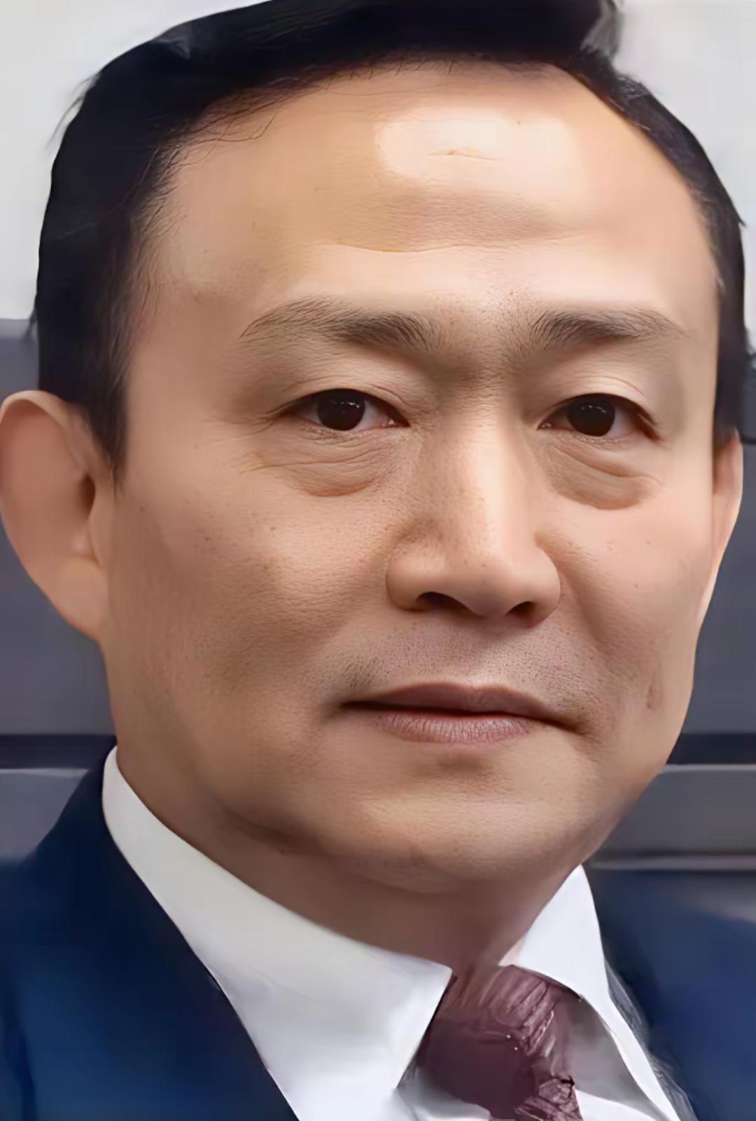 知名学者卢麒元抛出了一个拷问，在圈内引发广泛讨论：我们拥有规模庞大的社科研究队伍