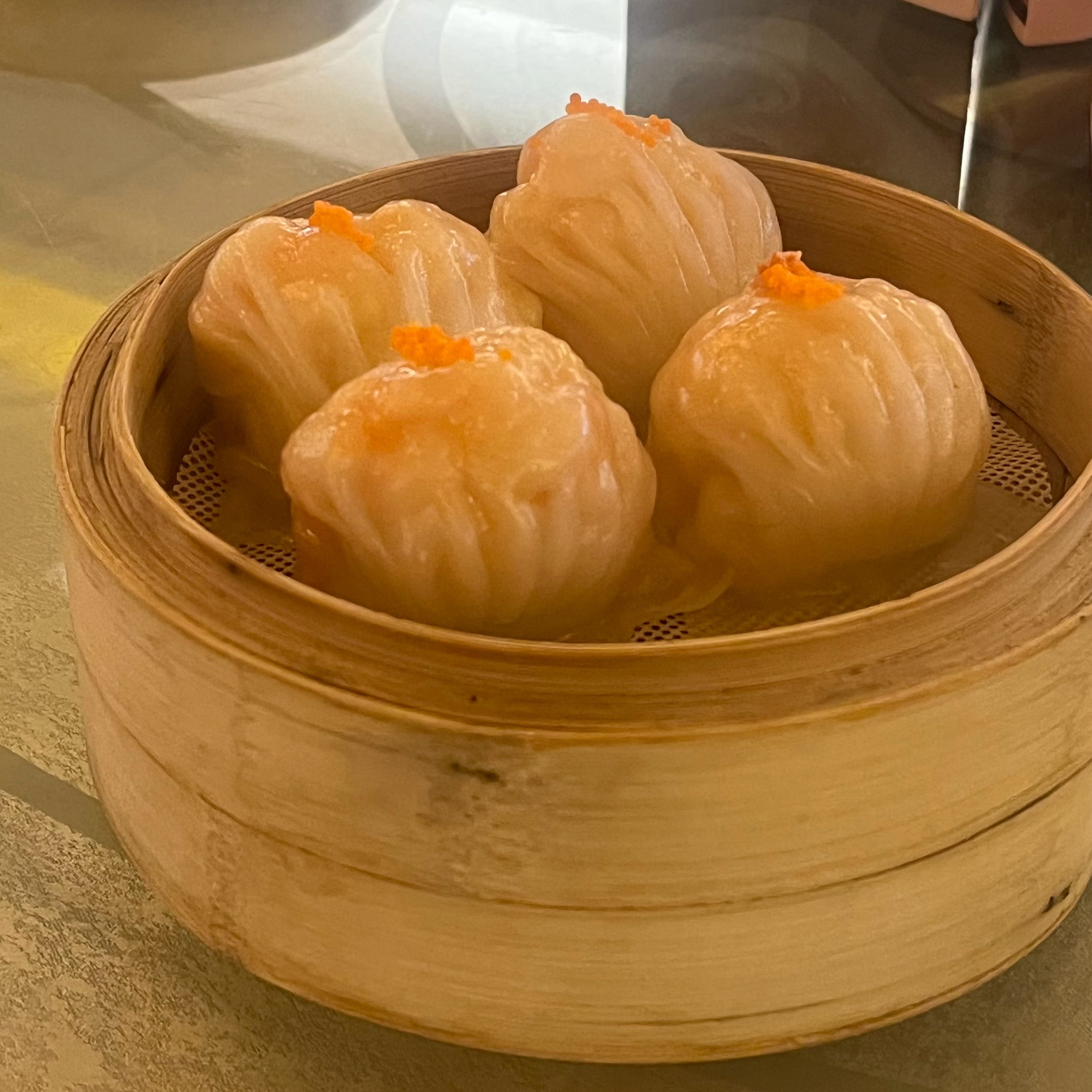 早茶这个东西怎么看起来都一点点颗颗 吃起来没几口就好撑…………🤤🤤（因为一个