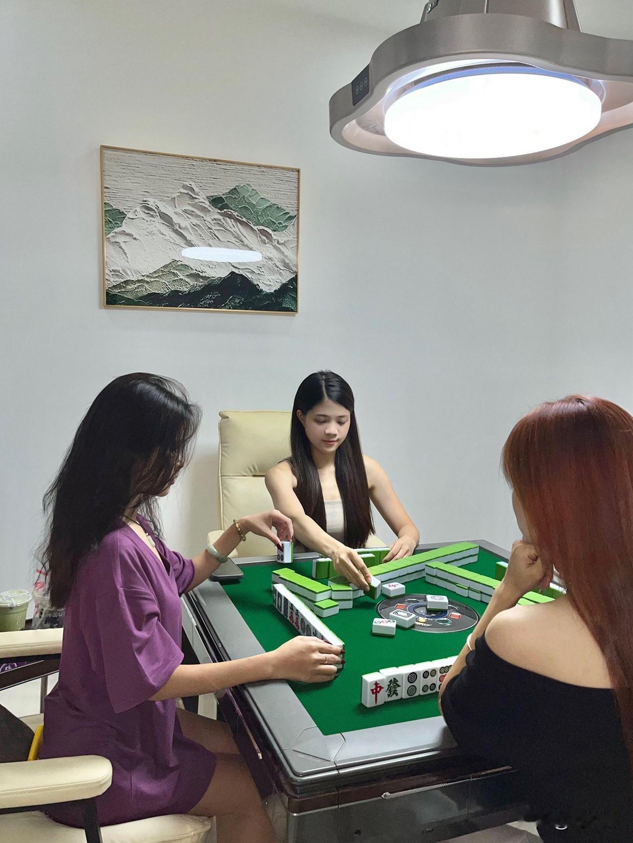 打麻将输赢，是常有的事！
即便腰缠万贯，也不愿输钱！
今日你赢，明日我赢，
但长