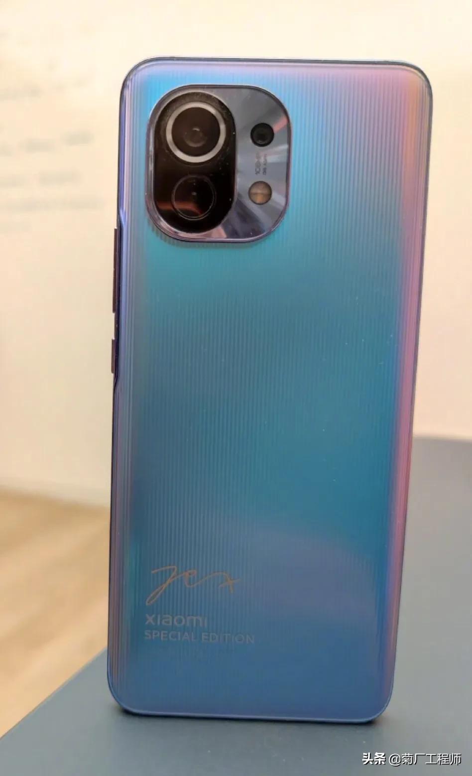 恭喜小米11隆重发布
不过话说回来，这个ID设计怎么这么丑
设计师是新来的还是临