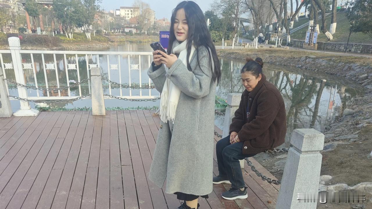 上联:迎新春幸福如意
下联:辞旧岁甜蜜顺心
         (你对下联)

 