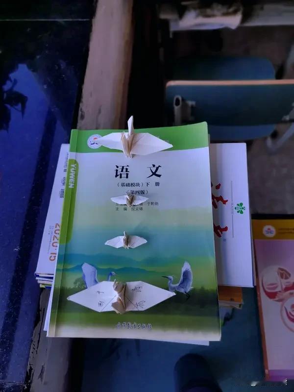 上学时背课文这事儿，以前我也觉得没啥用。我曾觉得理解就行，不用死记硬背，还跟孩子