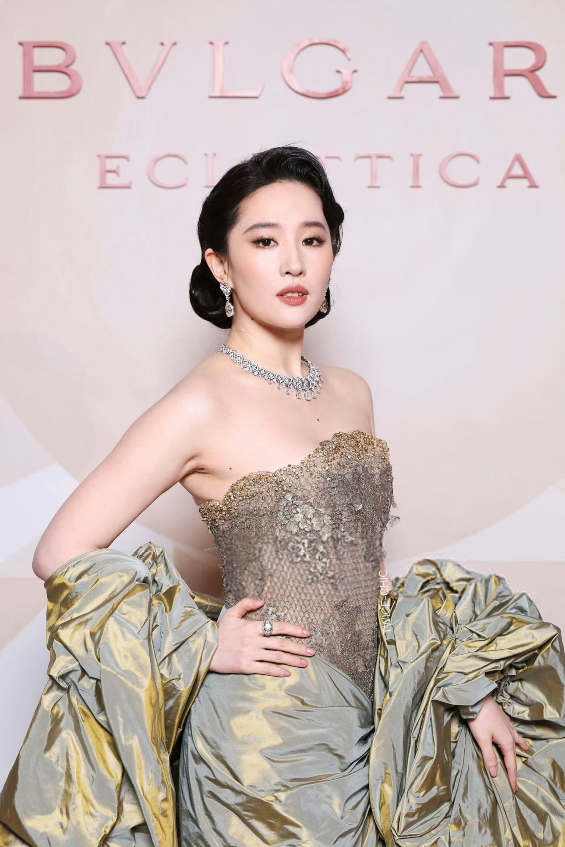 刘亦菲G社最严厉的母亲G社最严厉的母亲，专治一切颜值焦虑！刘亦菲真的把东方美人的