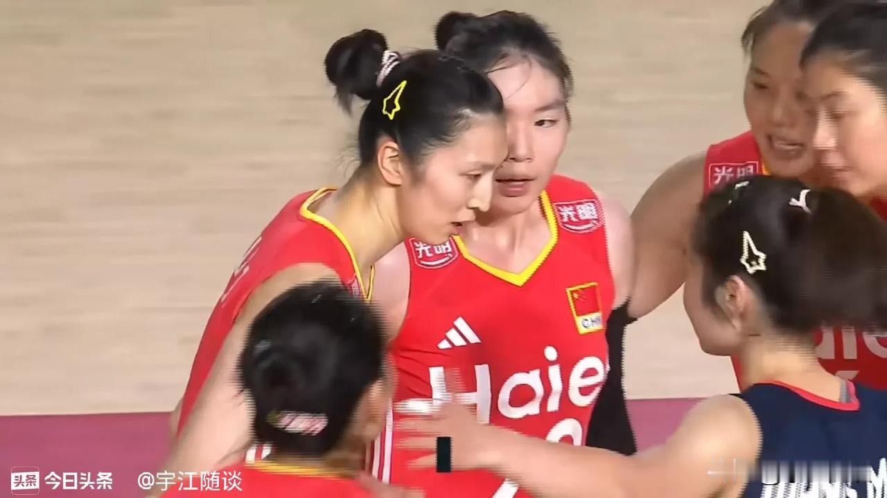 中国女排世锦赛首战墨西哥，以3：1逆转获胜，吴梦洁庄宇珊双星闪耀。球员分情况如下
